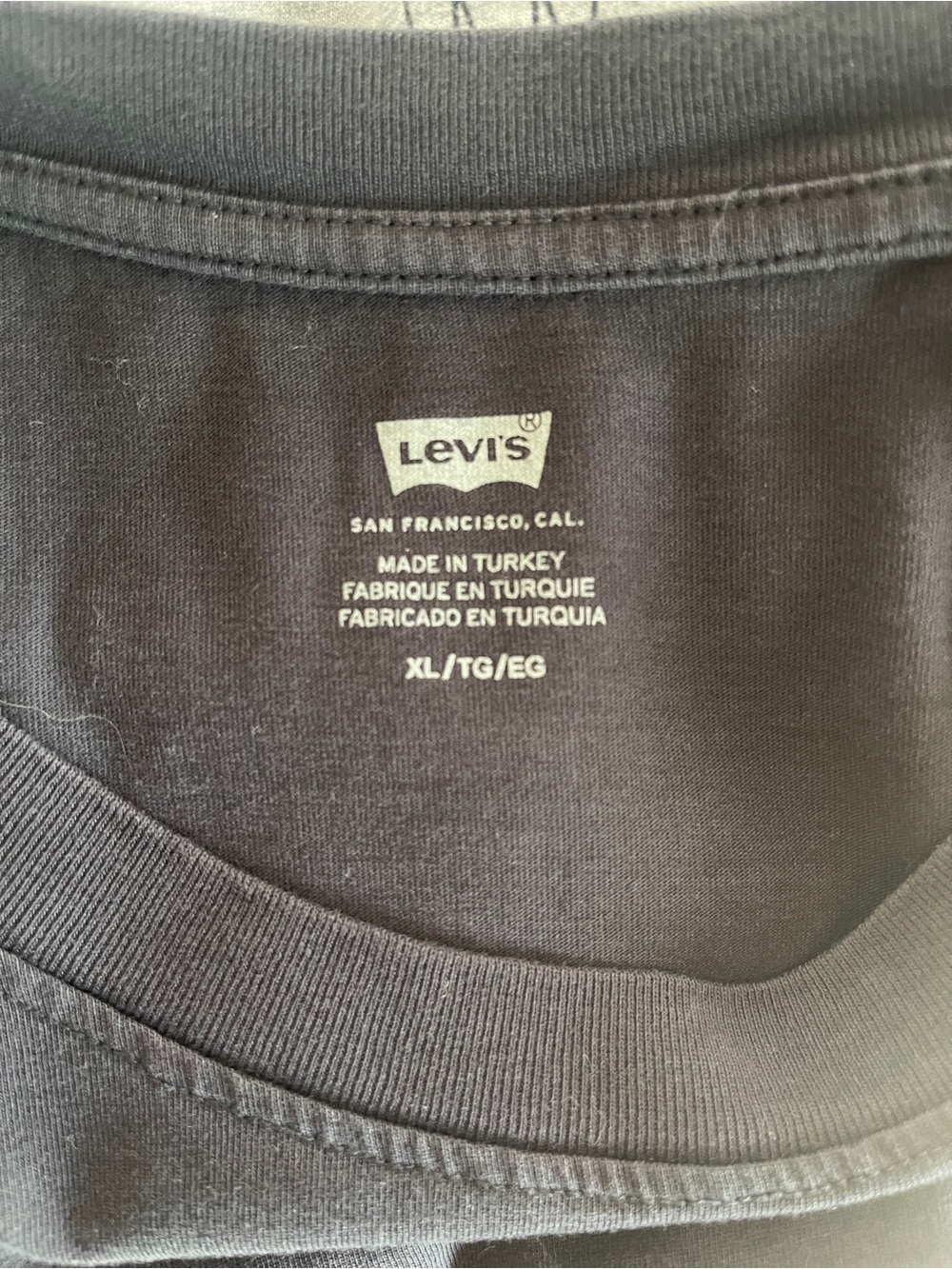 LEVI’S Faded Black Long Sleeve Tee with Daisy Print Details - Picture 7 of 7